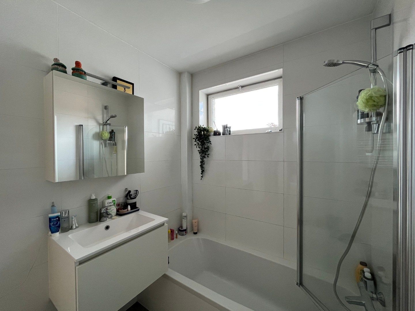 Ruim, lichtrijk appartement met garage én berging (kelder). foto 19