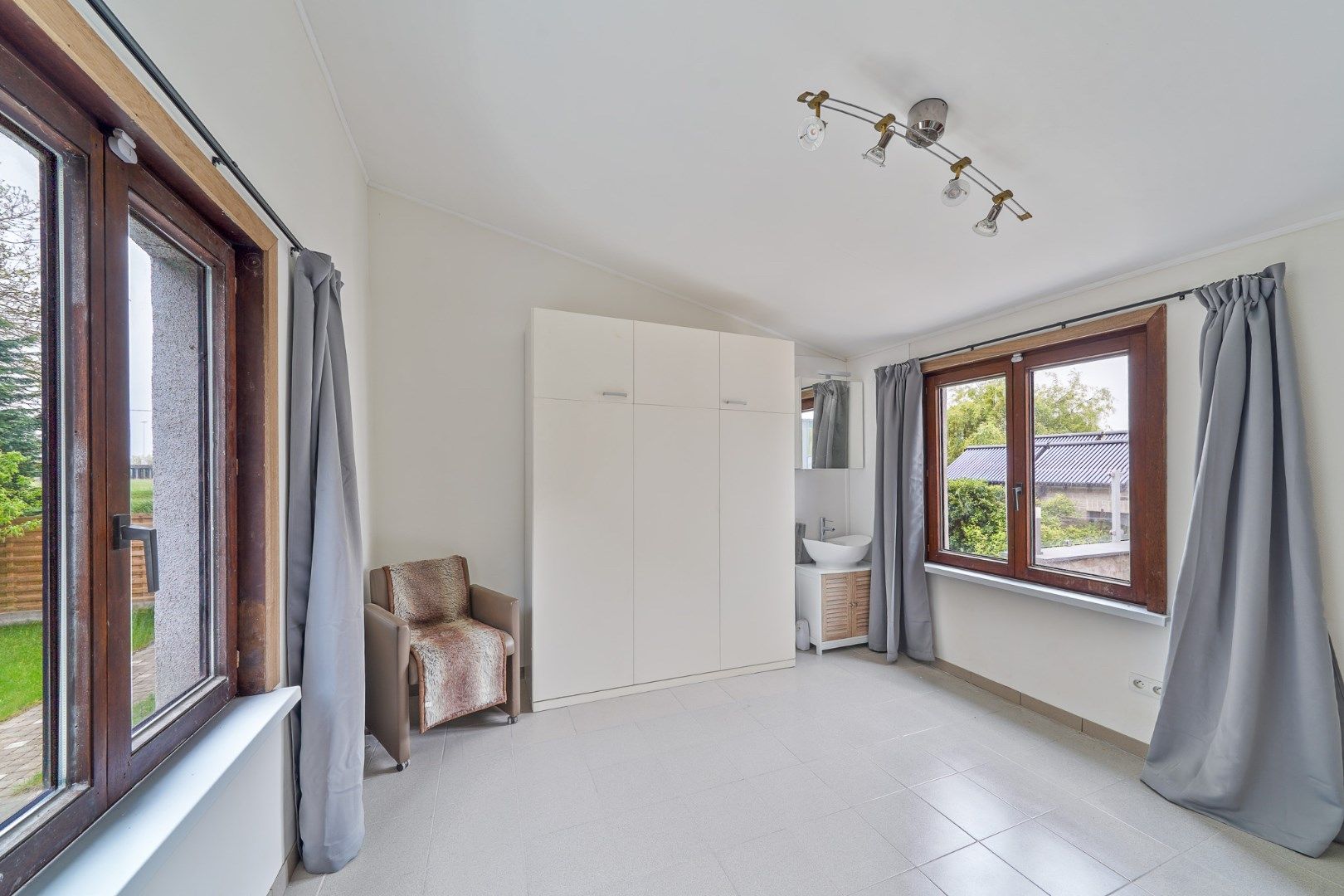 Unieke ruime woning langs het kanaal Plassendale - Nieuwpoort foto 13