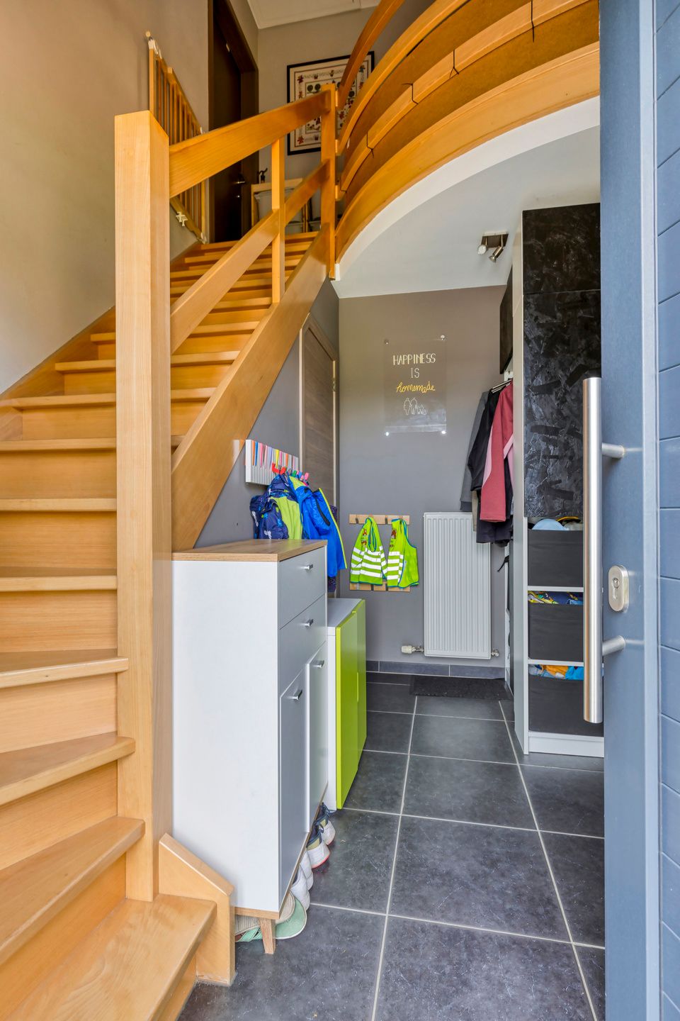 Perfect instapklare woning met 3 slaapkamers op 13 are foto 2