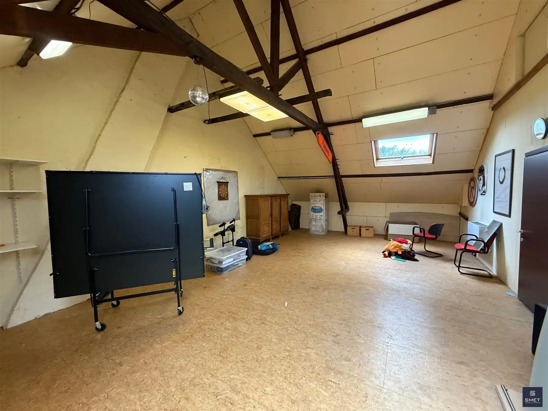 Gelijkvloerse handel-/kantoorsruimte met riant woonhuis foto 17