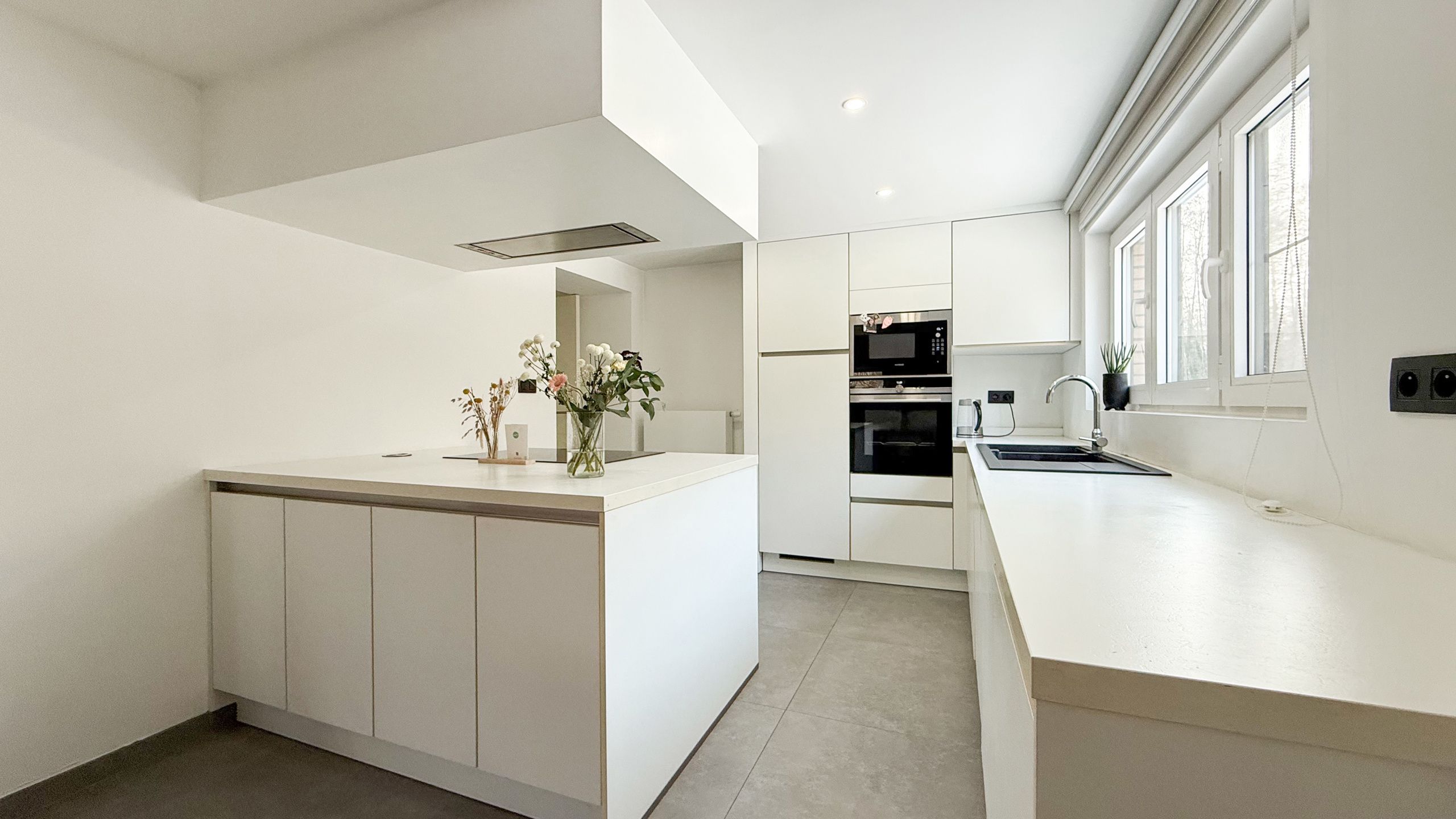 Instapklare halfopen bebouwing op topligging dicht aan natuurzone! foto 20