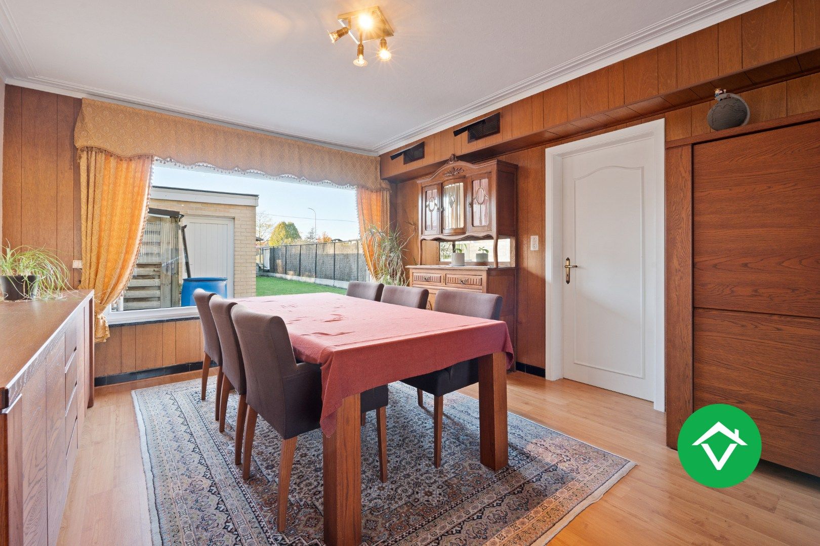 Gezinswoning met 4 slaapkamers  in rustige woonwijk te Roeselare foto 3