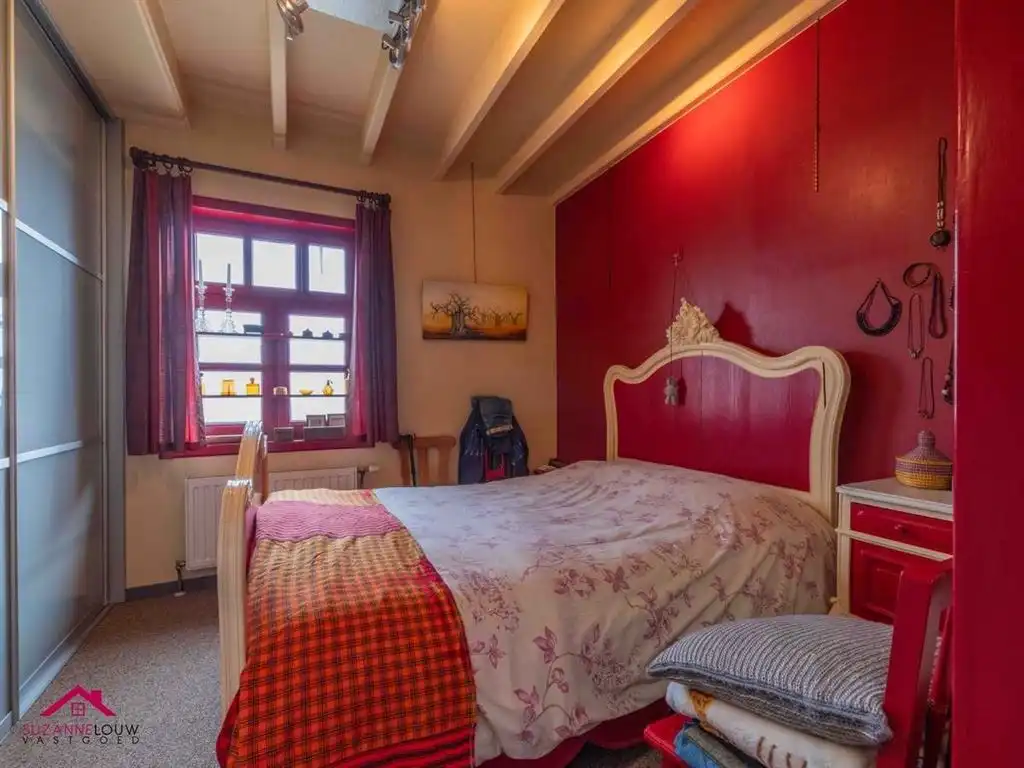Karaktervolle, vrijstaande woning op riant perceel foto 26