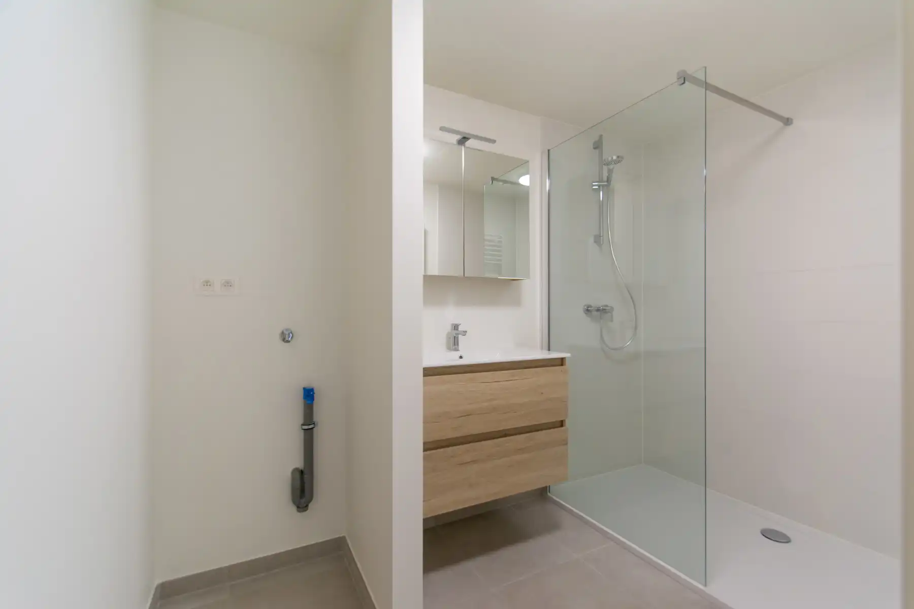 Prachtig Modern nieuwbouwappartement met 1slpk. en balcon foto 10