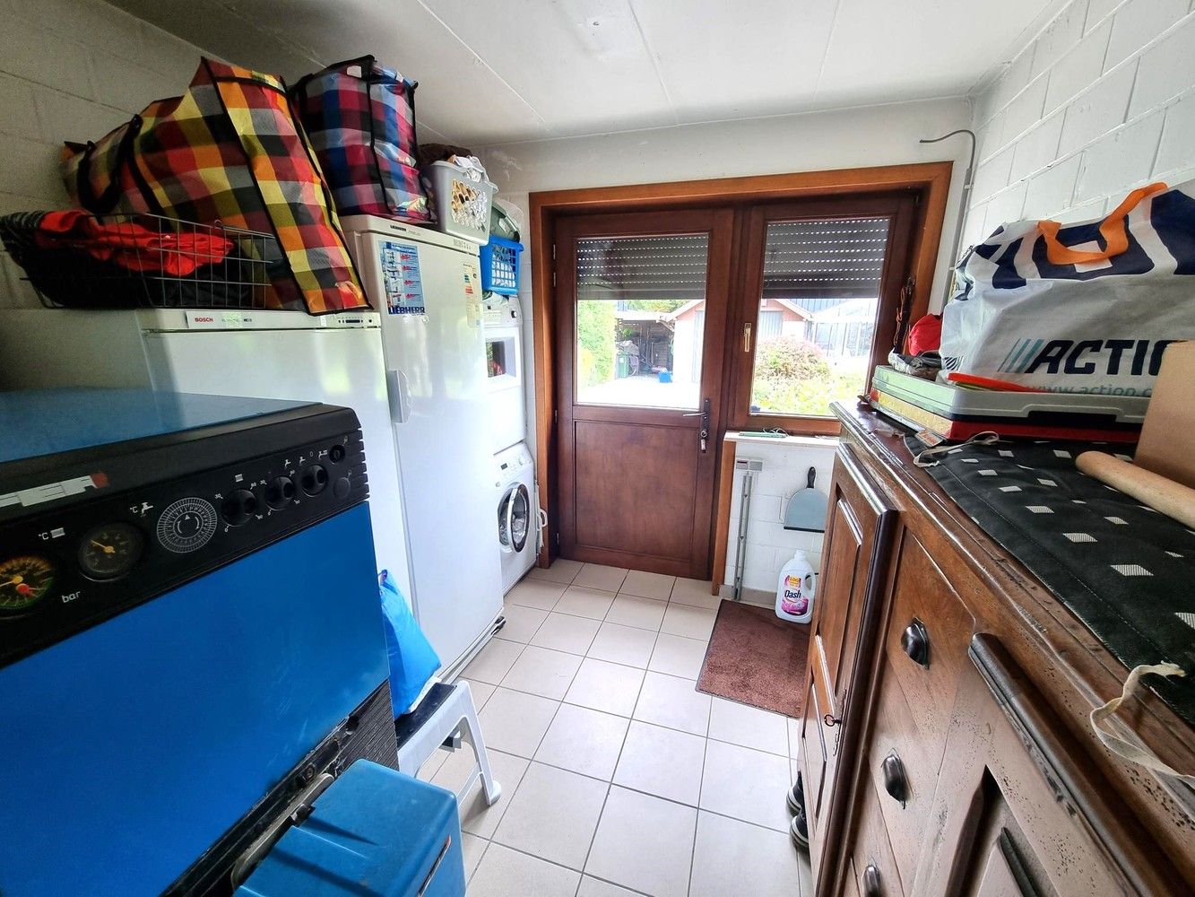 Vrijstaande woning met verzorgde tuin, 3 tot 5 slaapkamers, dubbele garage. foto 17