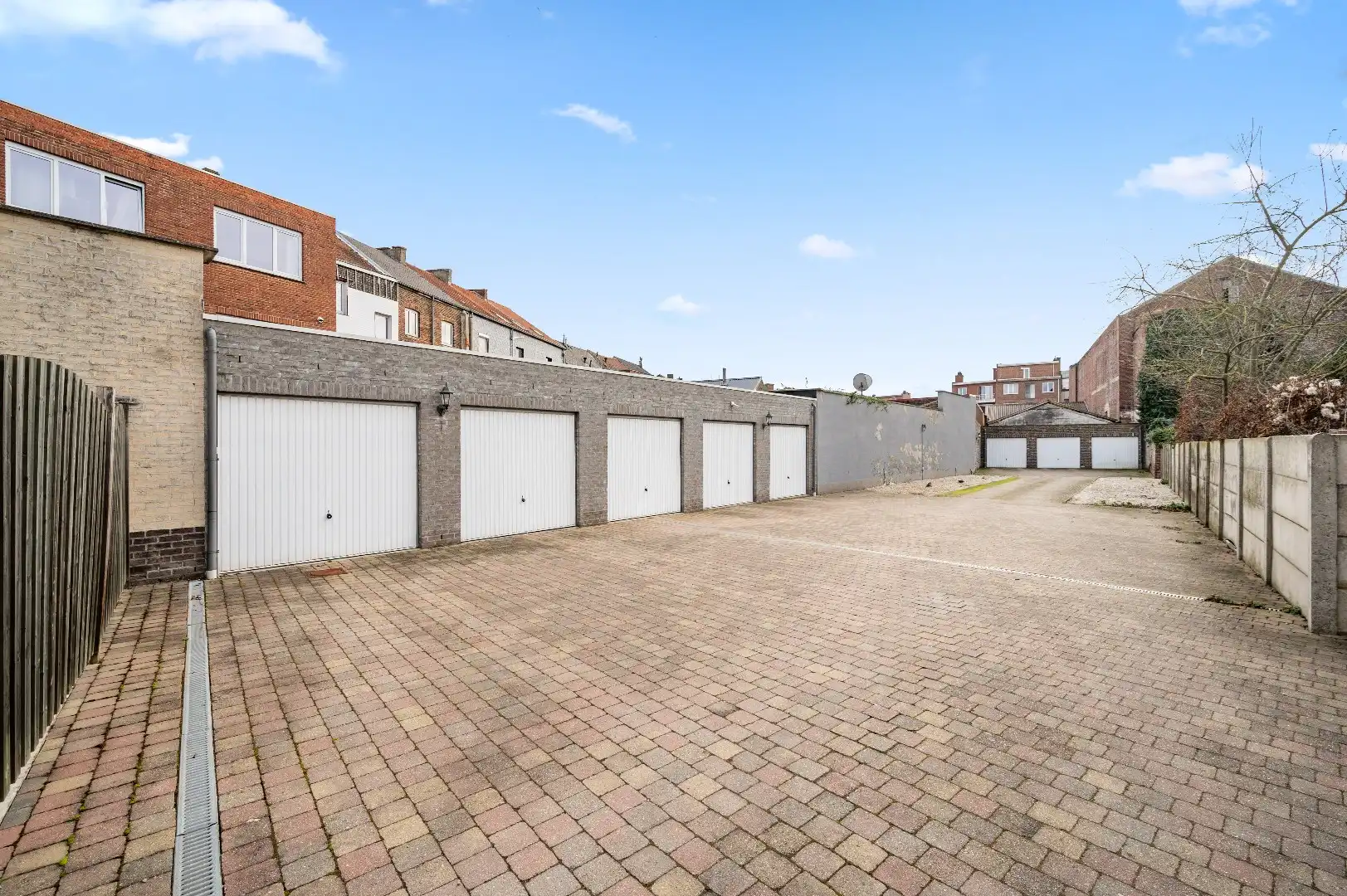 Ruim, instapklaar appartement met terras, lift en garage in Tienen  foto 15