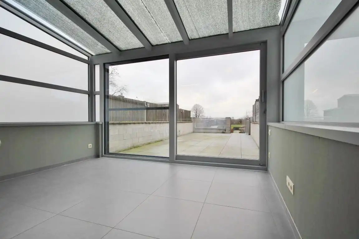 Zeer ruime woning net buiten het stadscentrum! foto 14