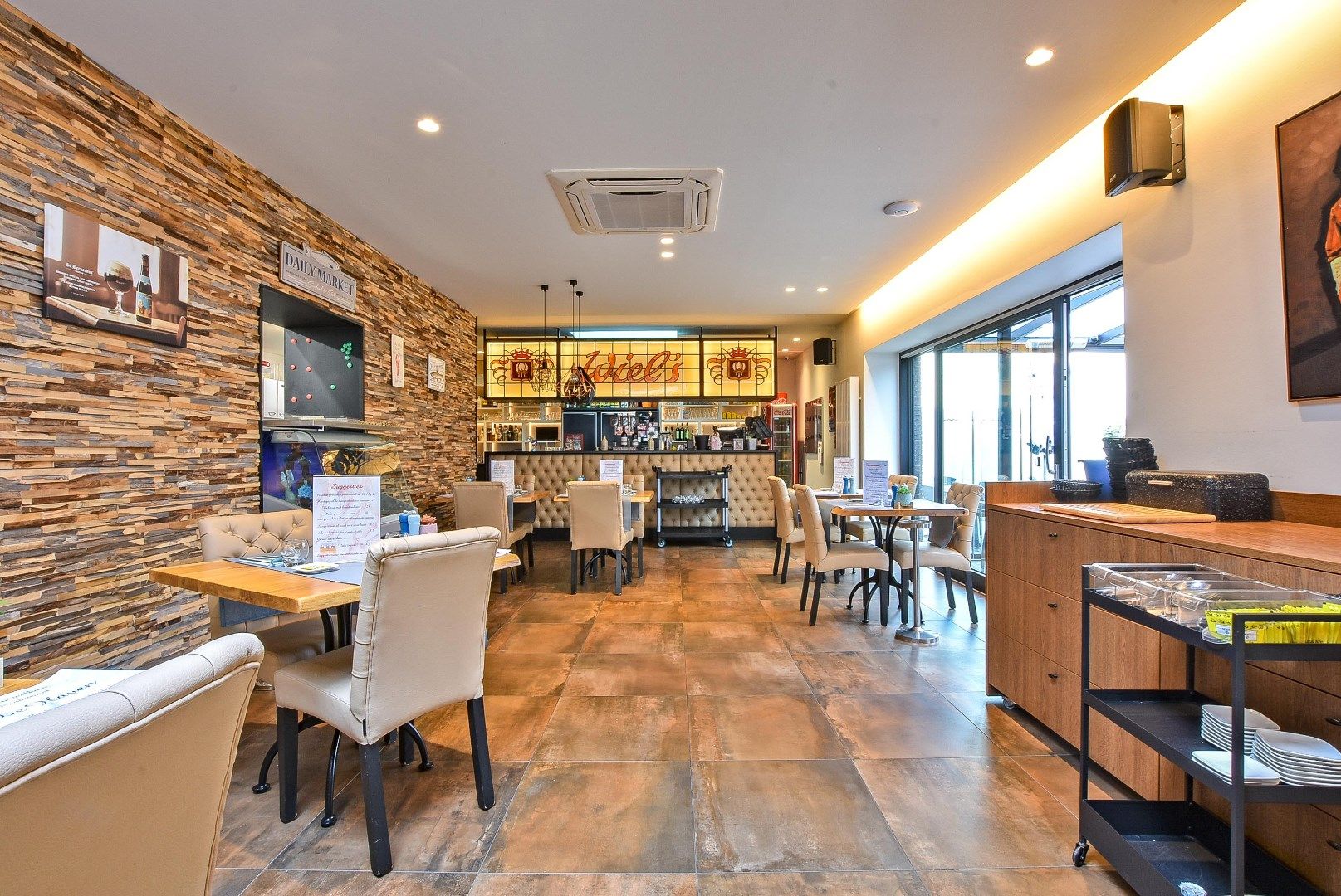 Restaurant 'De Haven' volledig gebouw met mogelijheden vlakbij de kaai gelegen op 313 m². foto 7