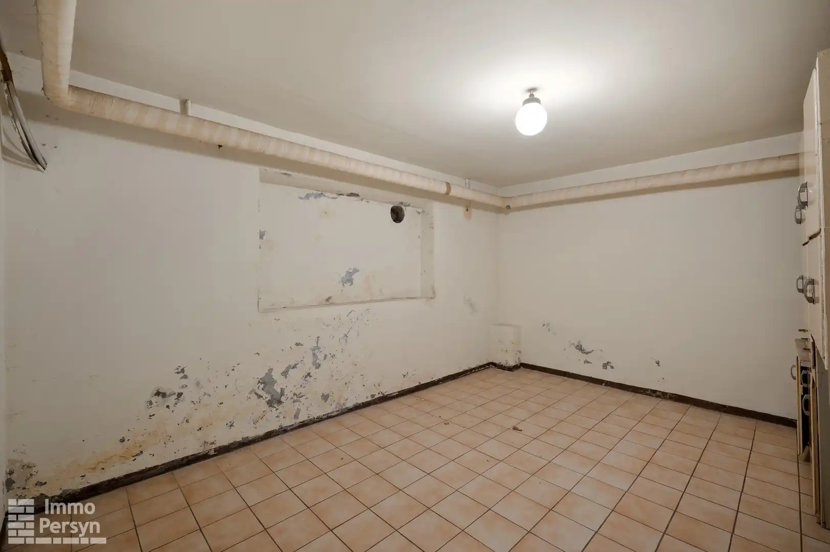 Woning met loods op een commerciële ligging foto 23