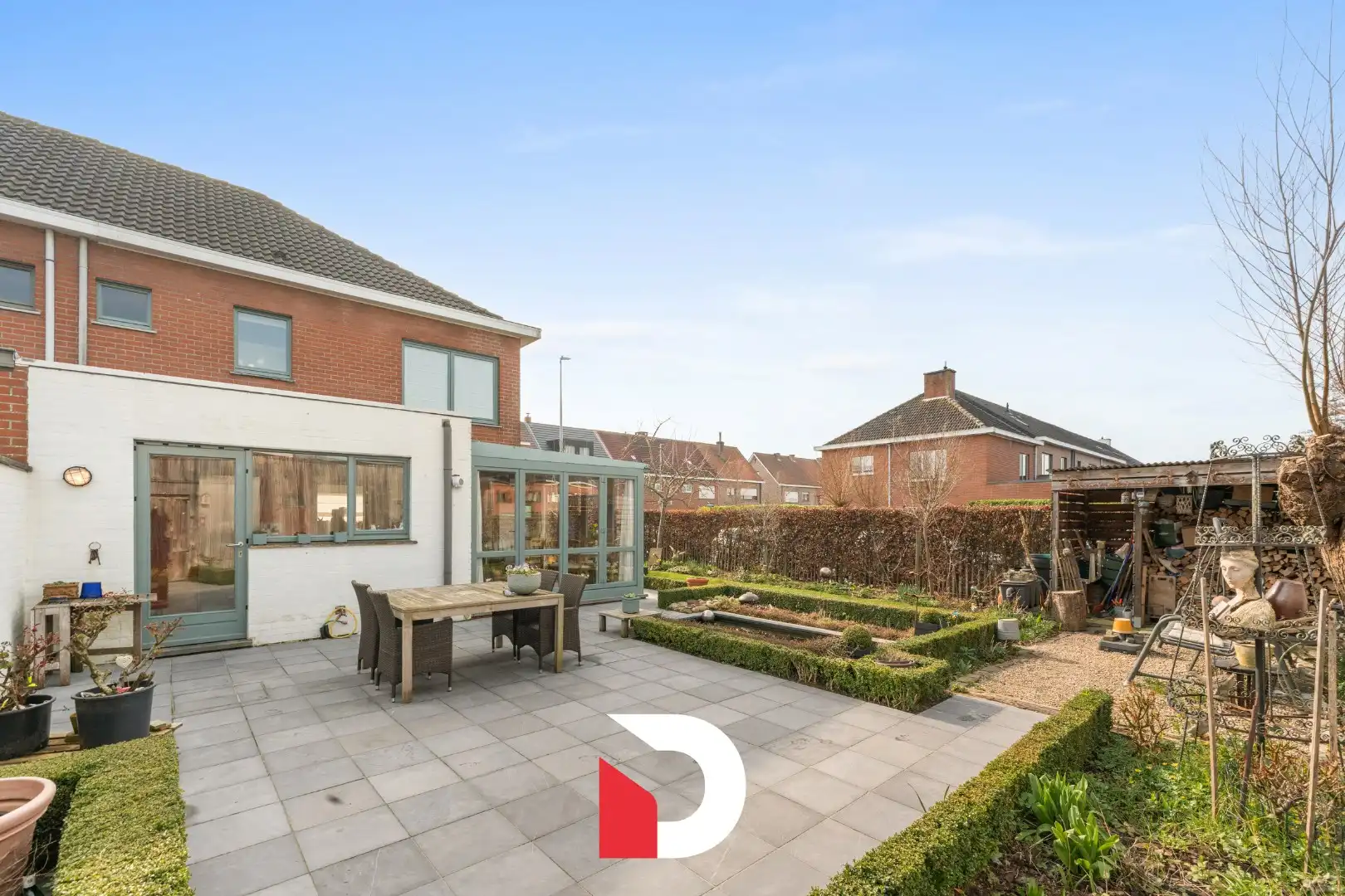 Ruime halfopen woning + apart perceel met garage op een rustige ligging te Sint-Kruis. foto 11