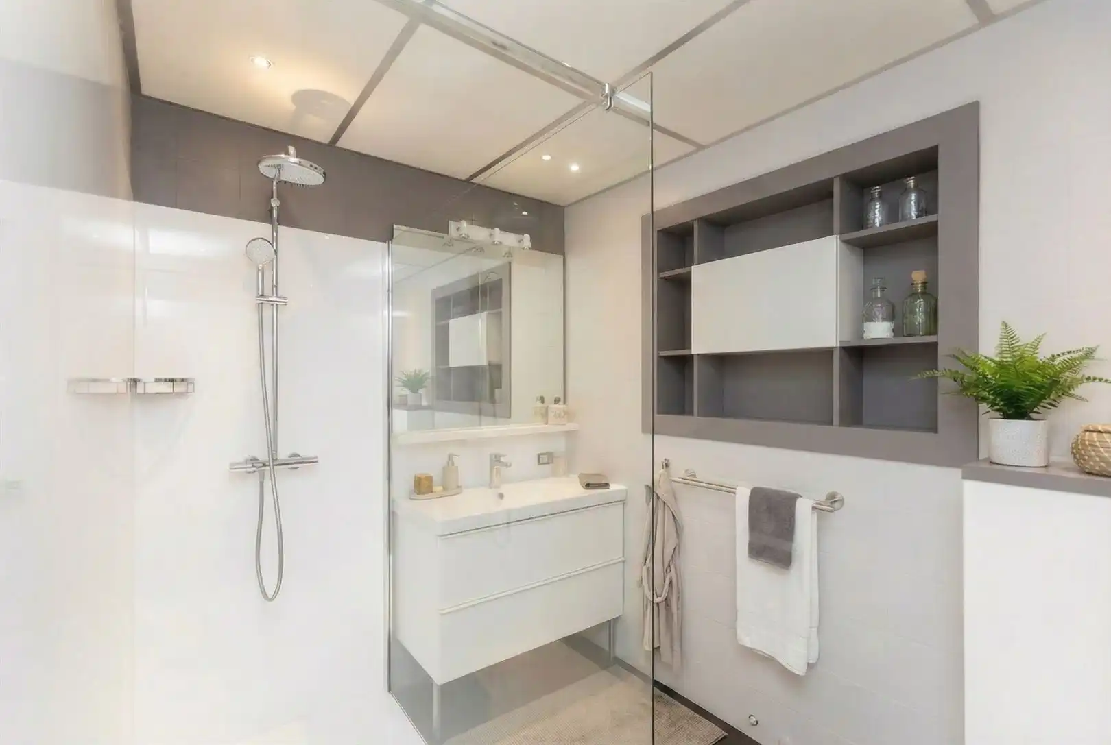 Ruim appartement in centrum Antwerpen   foto 9