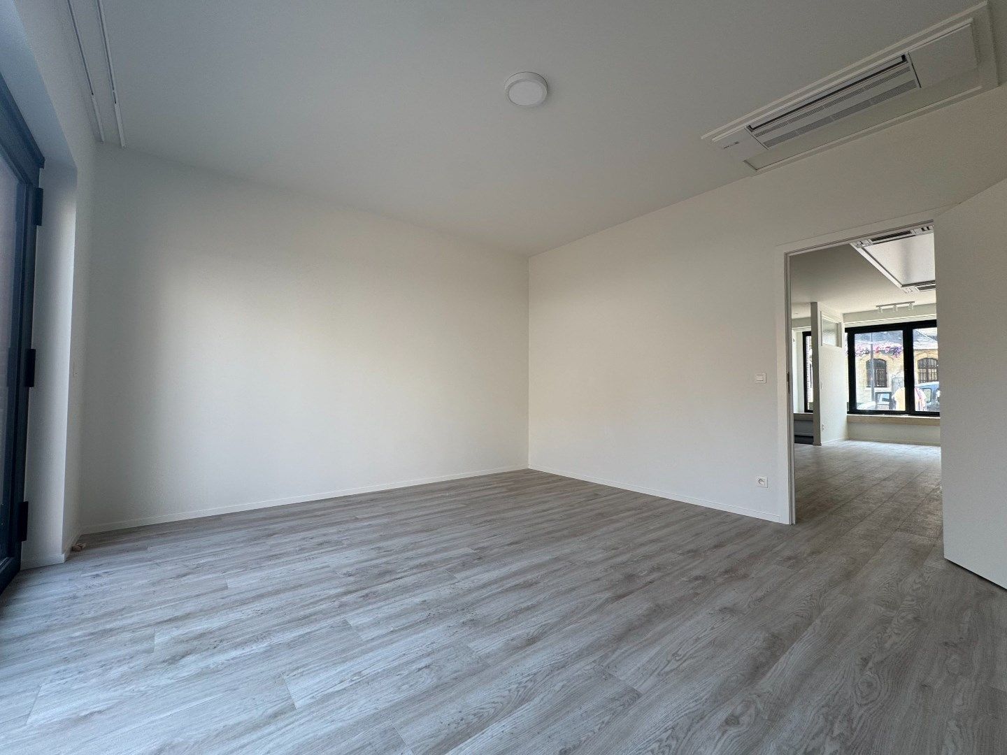 Volledig vernieuwd gelijkvloers-appartement in hartje Opwijk - 2 slpk foto 12