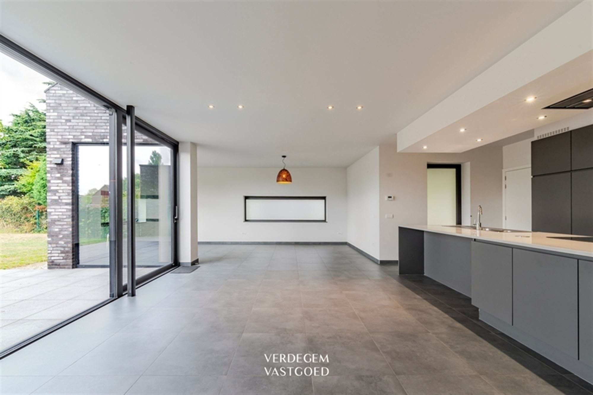Moderne luxe en comfort in recente woning met 4 slaapkamers foto 4