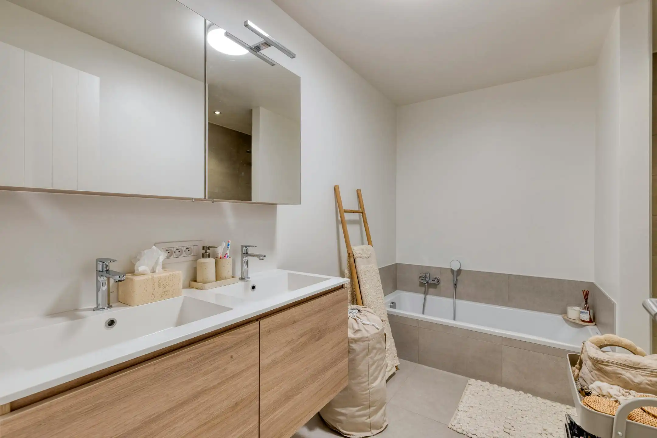 Huis (°2024, EPC A: 21) met 3 slaapkamers, carport en tuin te Maldegem foto 12