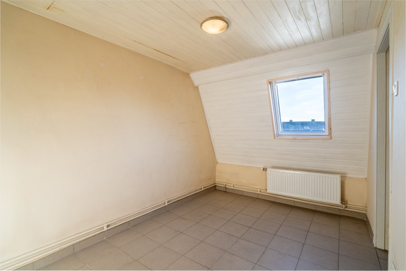 INSTAPKLARE WONING MET TUIN foto 9
