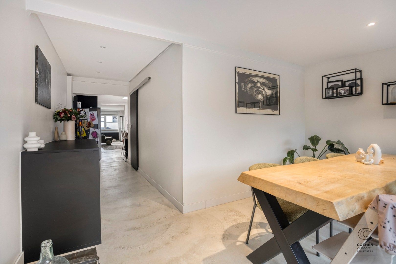 Instapklare gezinswoning van 141 m² met drie slaapkamers te Ekeren! foto 10