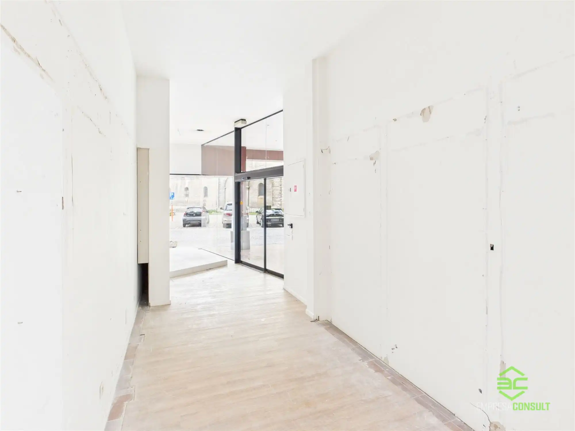 Handelsgelijkvloers op A+ locatie in het centrum! foto 6