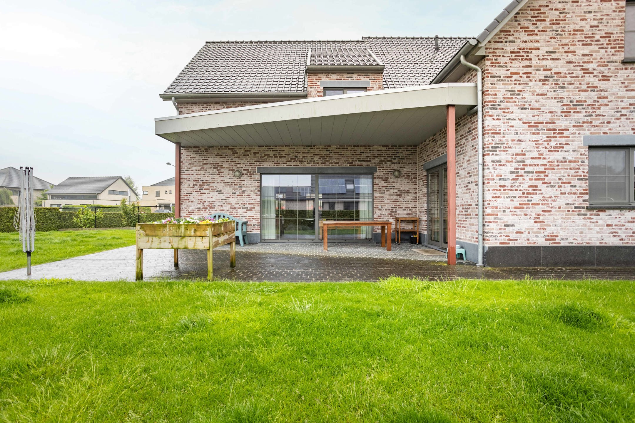 Rustig gelegen, recente villa met garage, oprit en tuin! foto 14
