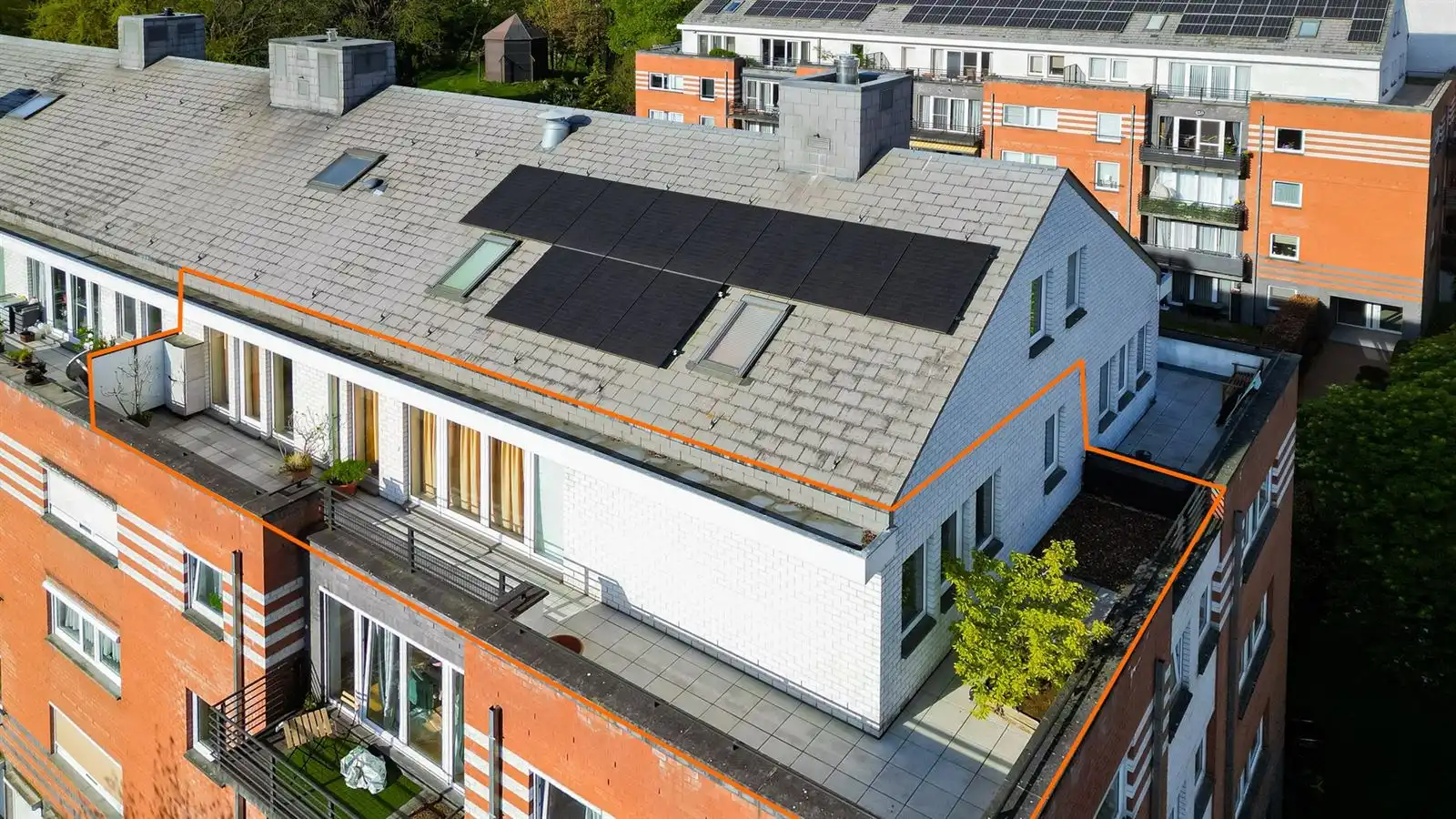 Appartement met magnifiek terras foto 18