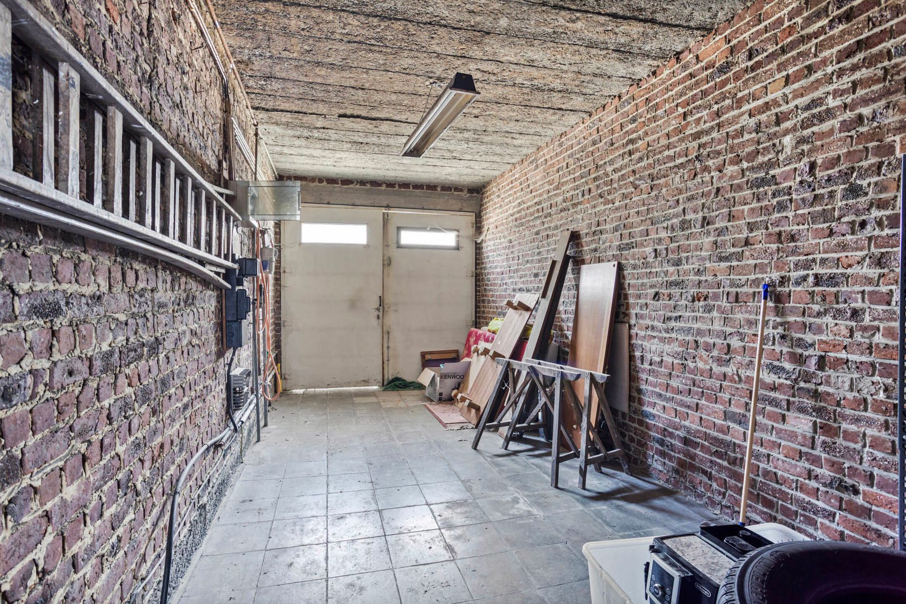 Te renoveren woning met 3 slaapkamers en tuin! foto 13
