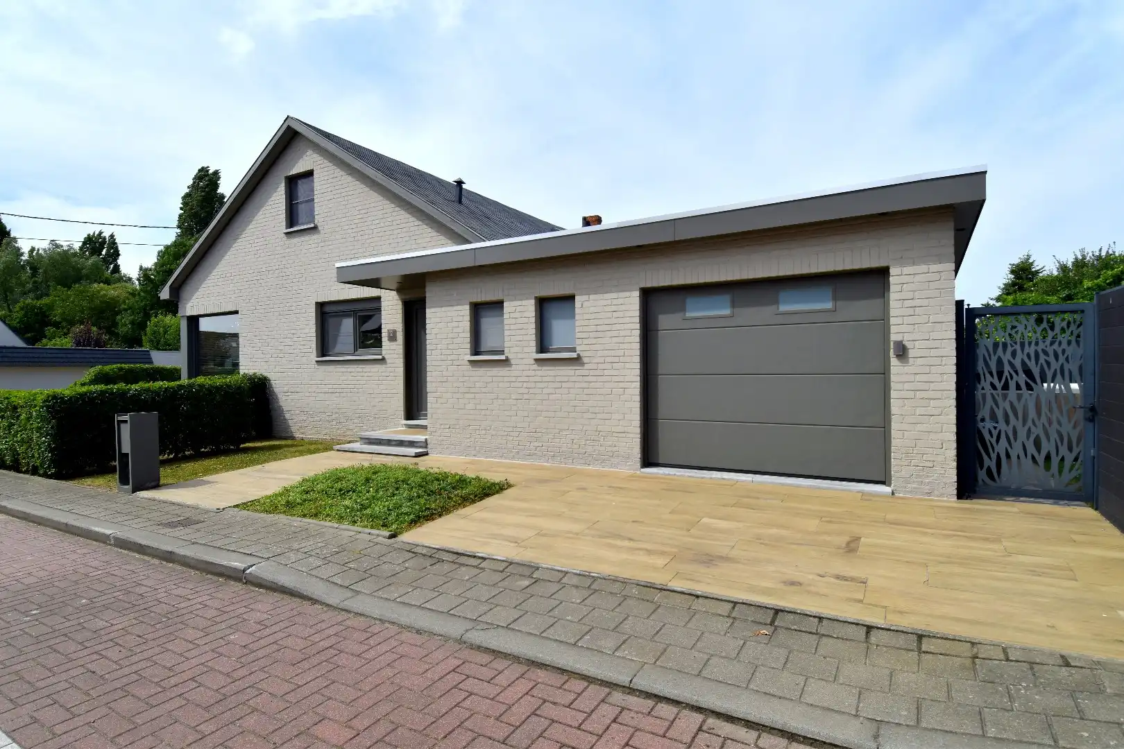Instapklare woning met 3 slaapkamers, garage en zonnige tuin te koop in Wevelgem foto 25