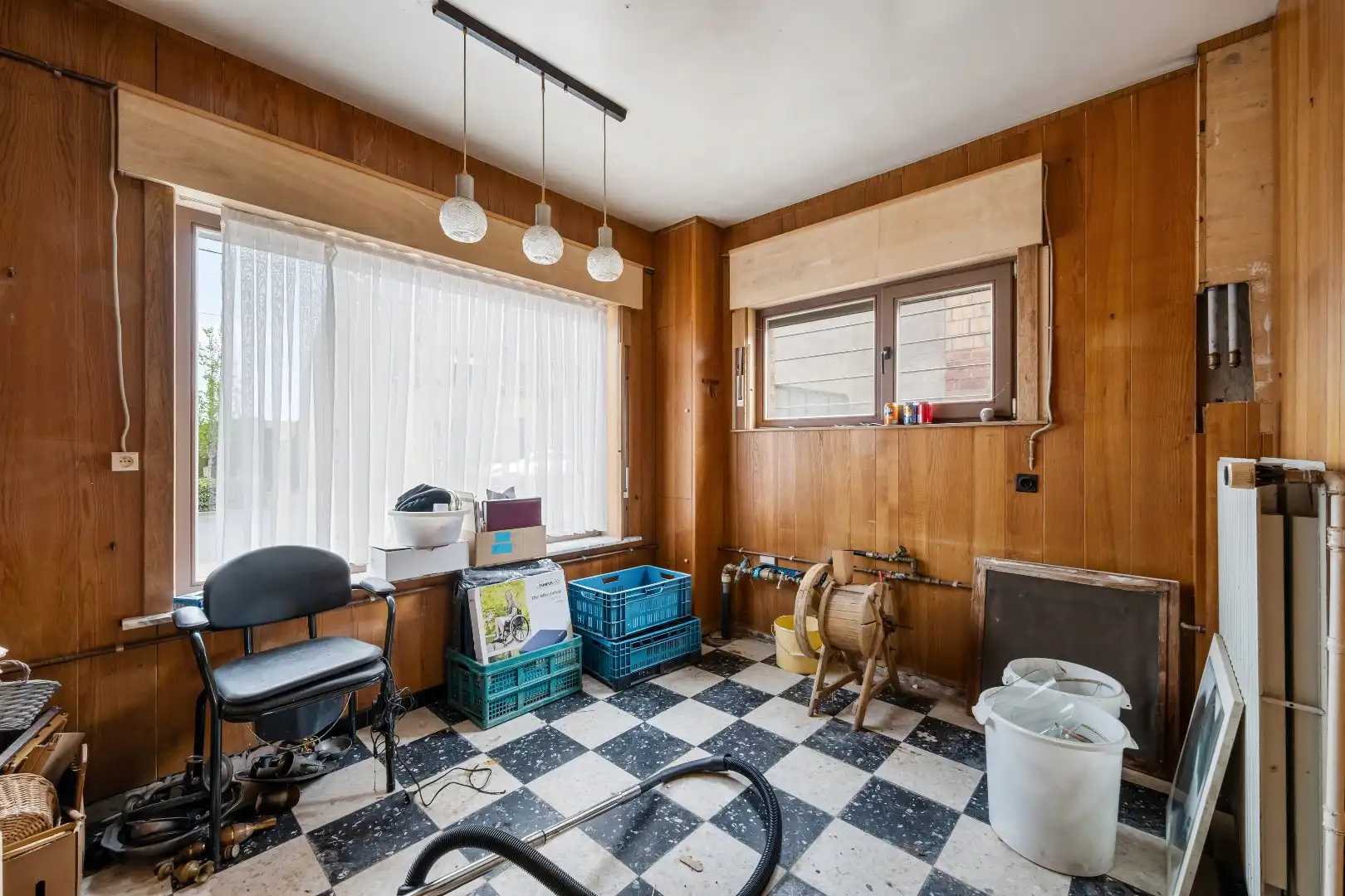 Ruime woning met 4 slaapkamers, loods en tuin met prachtig uitzicht. foto 8