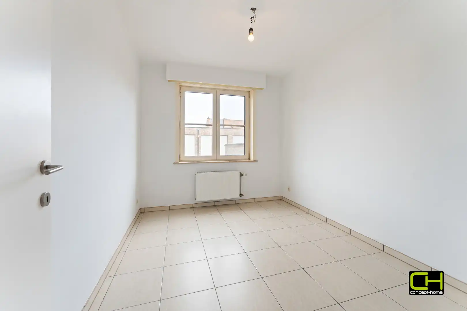 Instapklaar 2 kamerappartement met groot terras en prive parkeerplaats foto 11