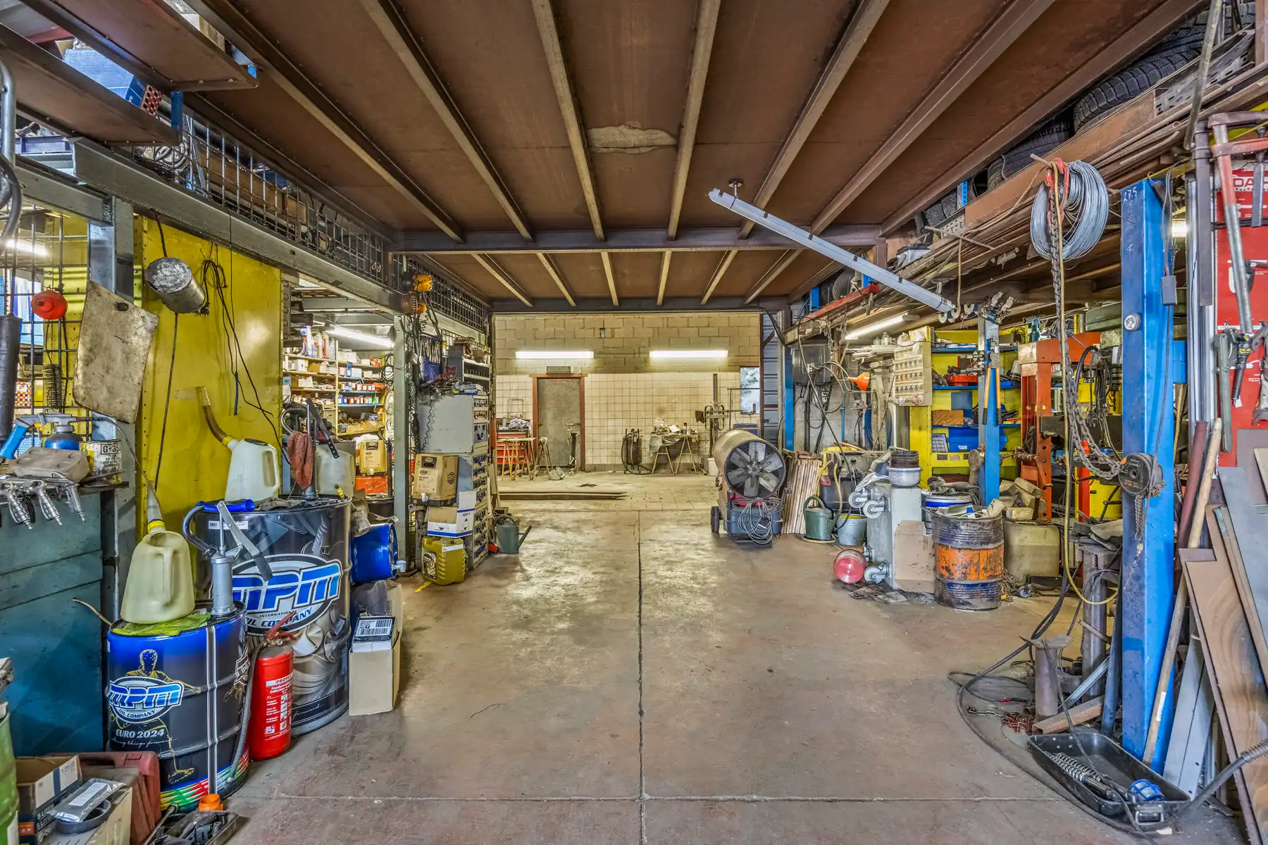 Handelsgebouw gemengd gebruik 32a40ca te Hakendover foto 9