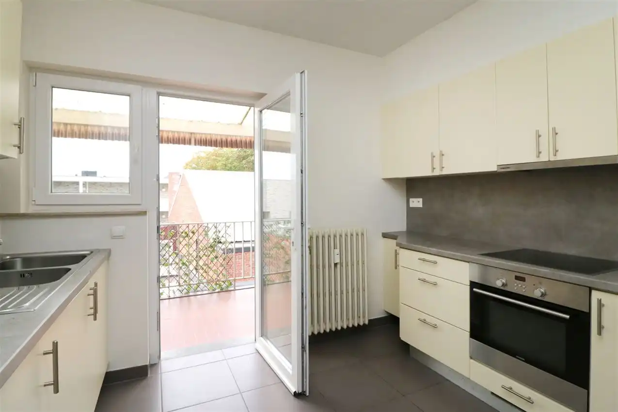 Opbrengsteigendom (handel & 4 app) op toplocatie foto 46