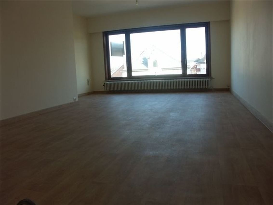 Opbrengsteigendom (handel & 4 app) op toplocatie foto 46