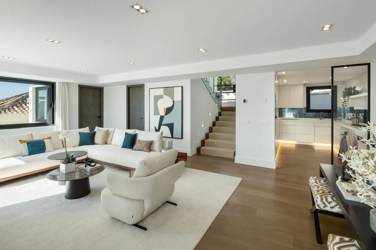 Stijlvolle luxe in Nueva Andalucía – adembenemende villa met uitzicht op La Concha en de Middellandse zee foto 4