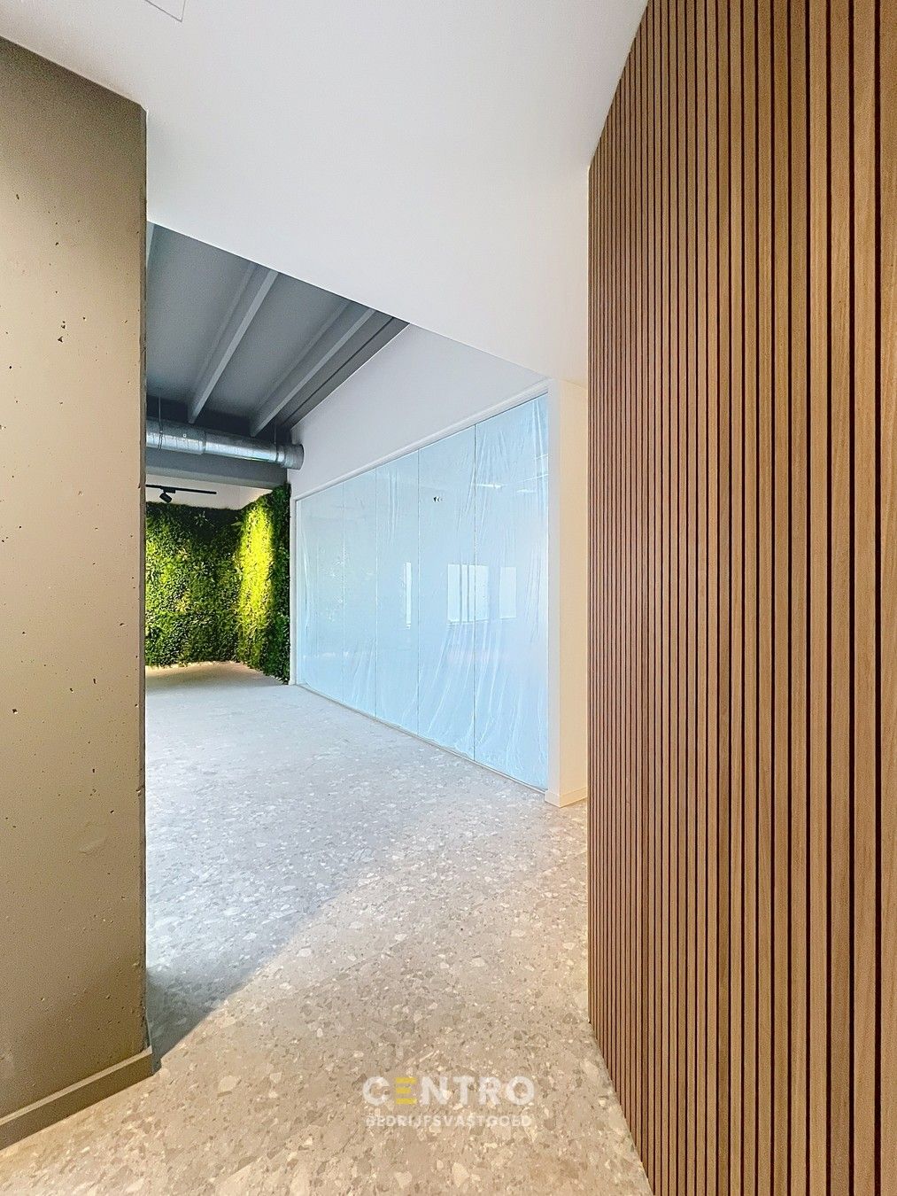 Energiezuinige, vernieuwde SERVICED kantoorruimte op Ieper Business Park! foto 5