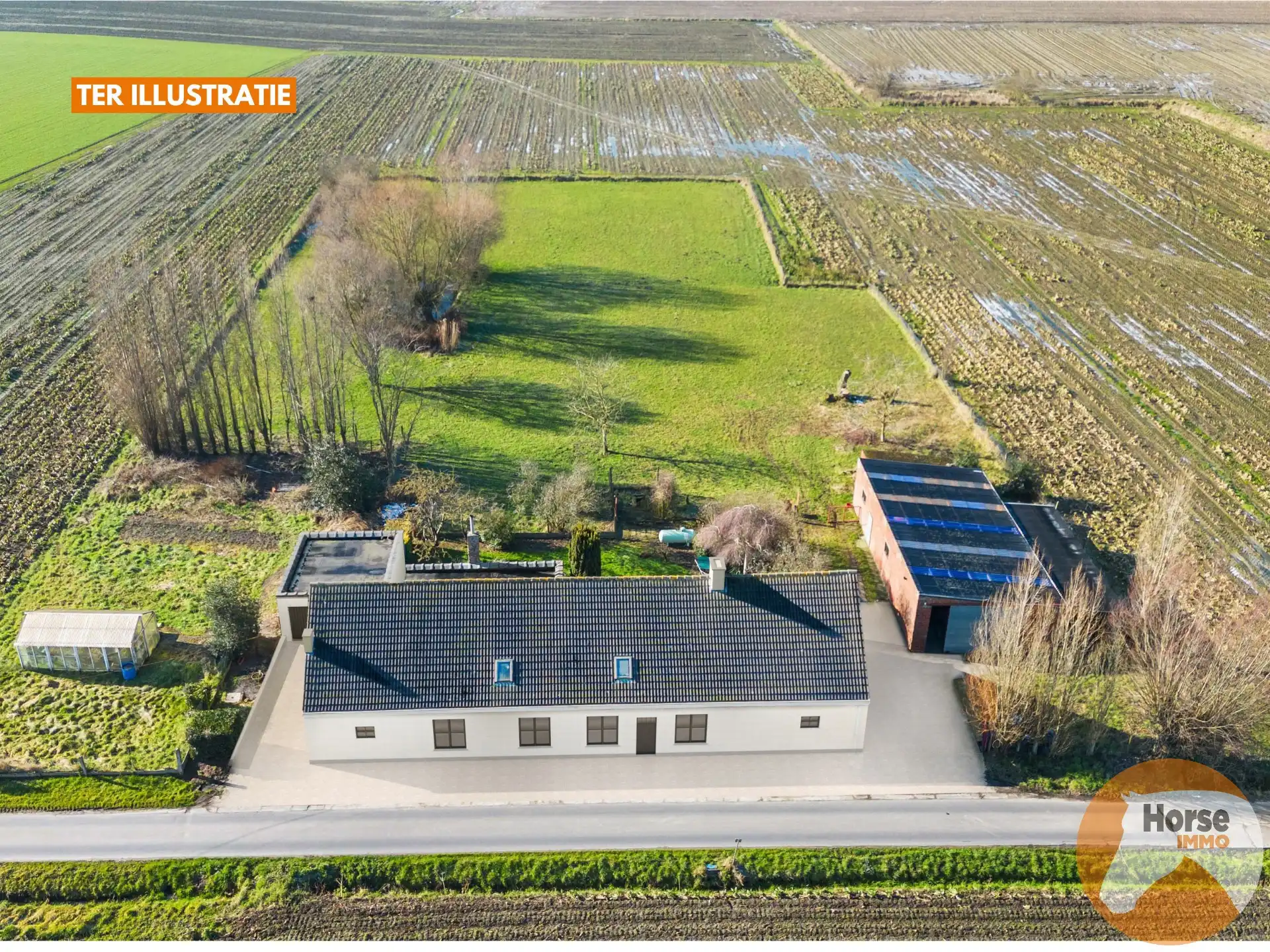 Hoofdfoto van de publicatie: TORHOUT - Landelijk gelegen te renoveren langgevelwoning