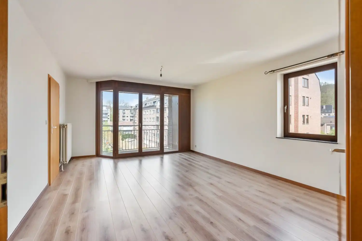 Goed gelegen hoekappartement met 2 ruime slaapkamers, een terras en een garagebox met parking ervoor te Kessel-Lo! foto 5