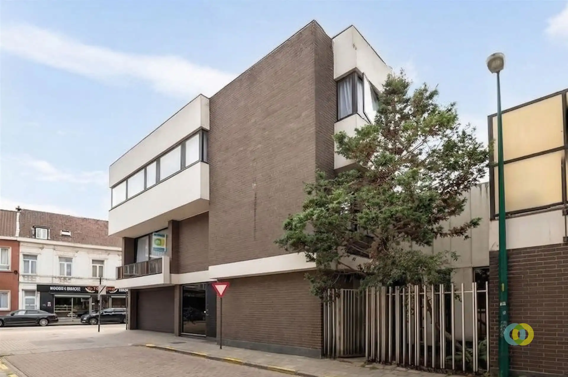 Buitengewoonhuis met kantoorruimte foto 22