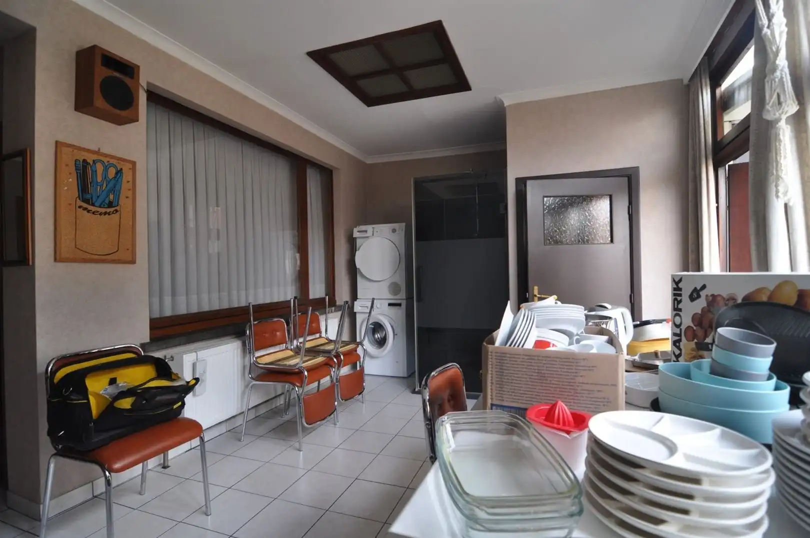 Ruime bel-etage met 2 slaapkamers, kinderkamer, garage en groot terras foto 11