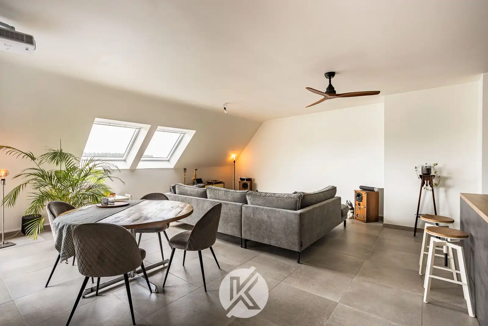 Elegant appartement met private garage foto 3