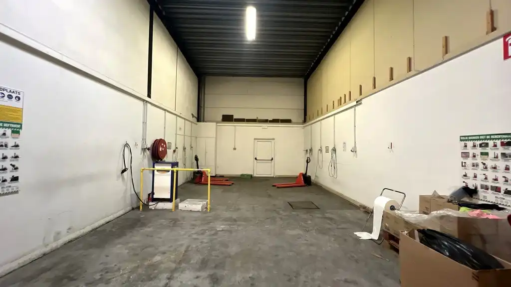 Opslagruimte te huur in Industriepark-Drongen foto 3