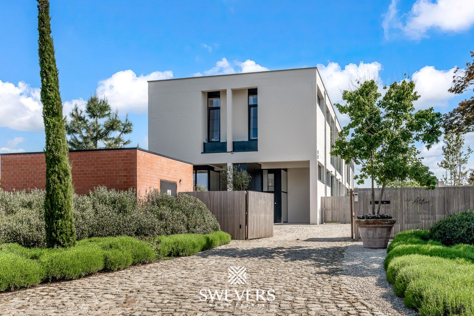 Exclusieve gelijkvloerse loft met zwembad in Mol (verkoop onder registratie) foto 2