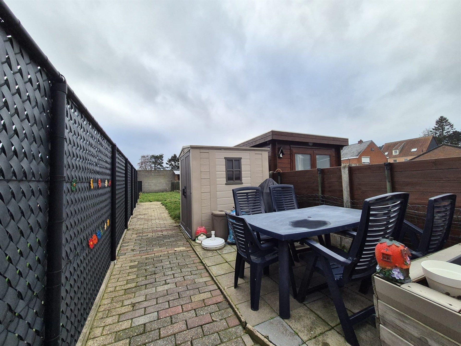 Gerenoveerde knusse rijwoning met tuin.  foto 12