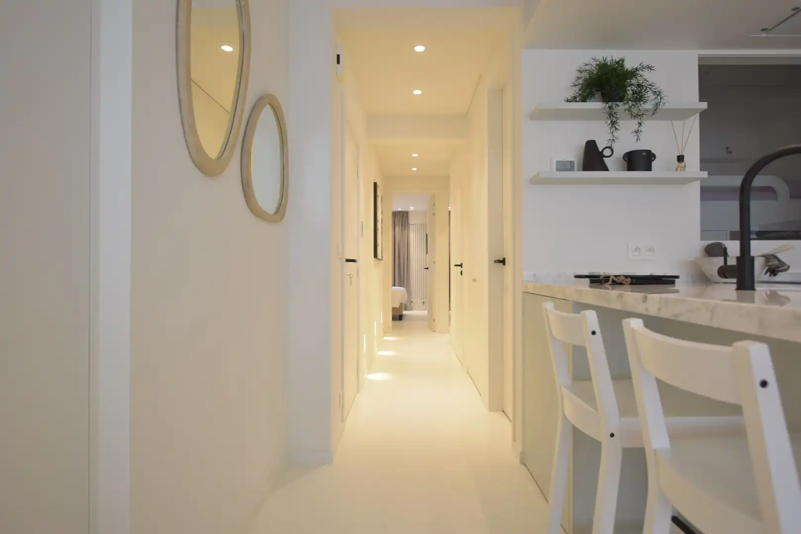 Gerenoveerd appartement met zijdelings zeezicht op een topligging in het Zoute foto 4