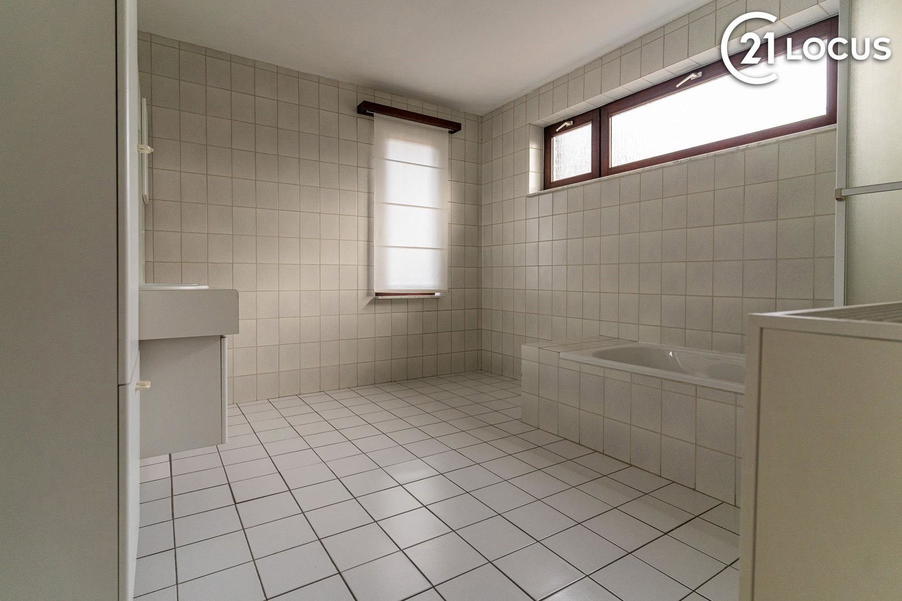 Ruime woning in rustige buurt te Zwijndrecht - 5 slaapkamers foto 10