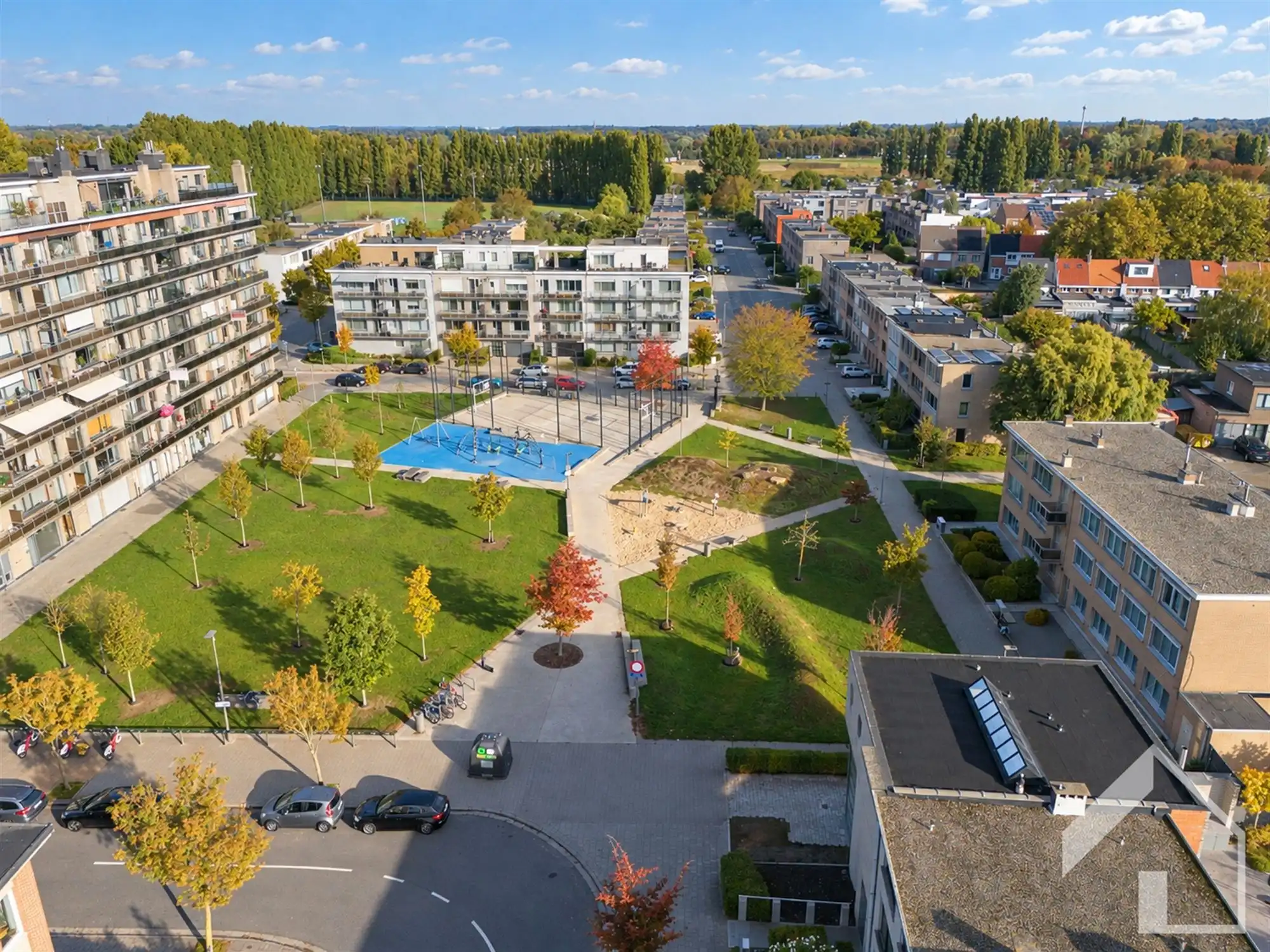 Lichtrijk hoekappartement met 2 slaapkamers, terras en garage met oprit foto 19