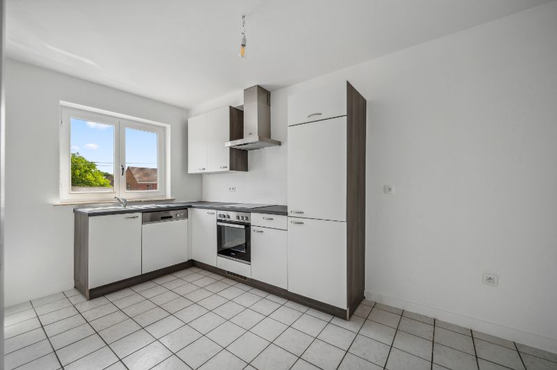 Ruim appartement op de 1 ste verdieping foto 3
