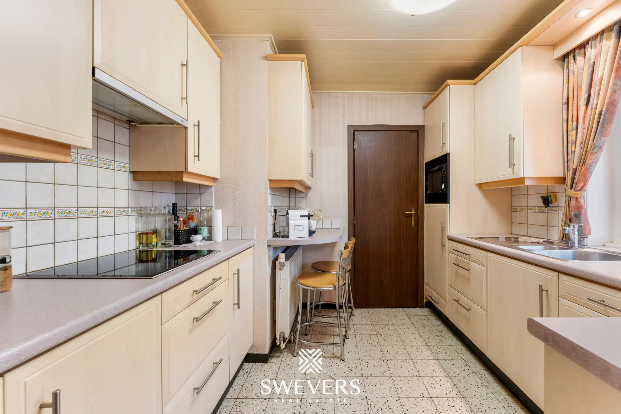 Op te frissen rijwoning op toplocatie foto 15