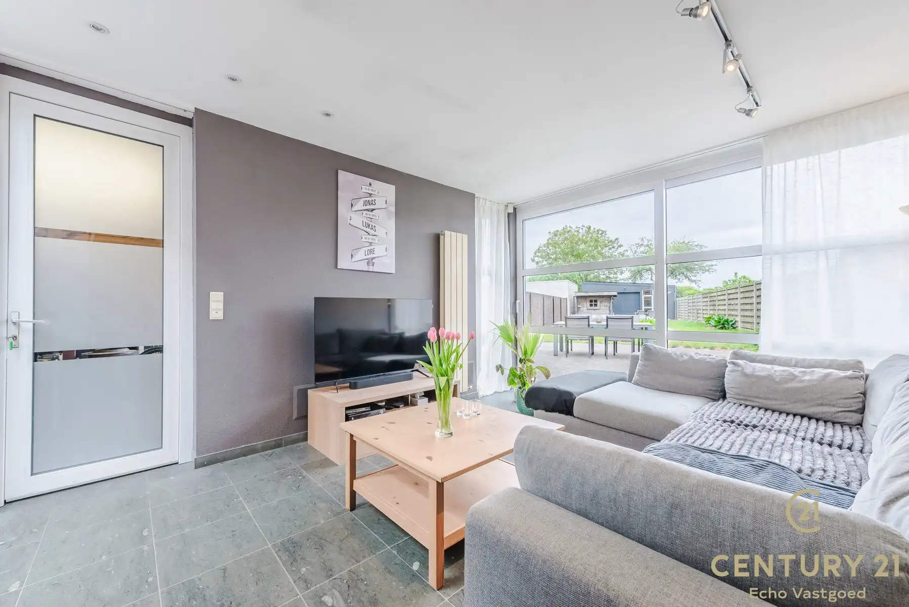 Verrassend ruime, onderhouden woning met zwembad en bijhuis. foto 11