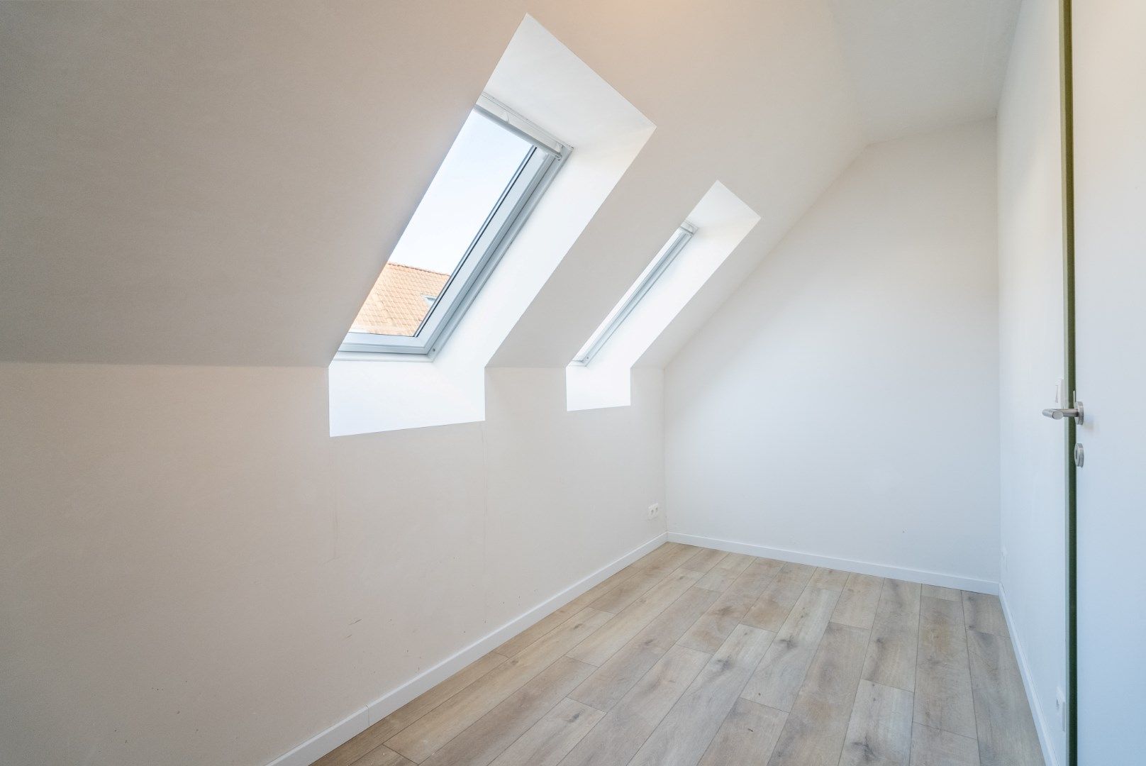 Aangenaam dakappartement met 2 slaapkamers en terras op de tweede verdieping, in Residentie Escautval. foto 7