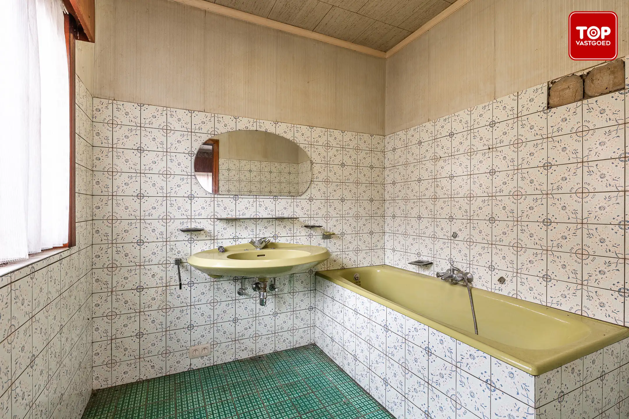 Te renoveren woning met enorme loods foto 17