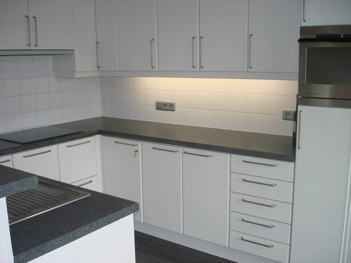 Gezellig 2 slaapkamer appartement te huur in Nieuwpoort bad! foto 4