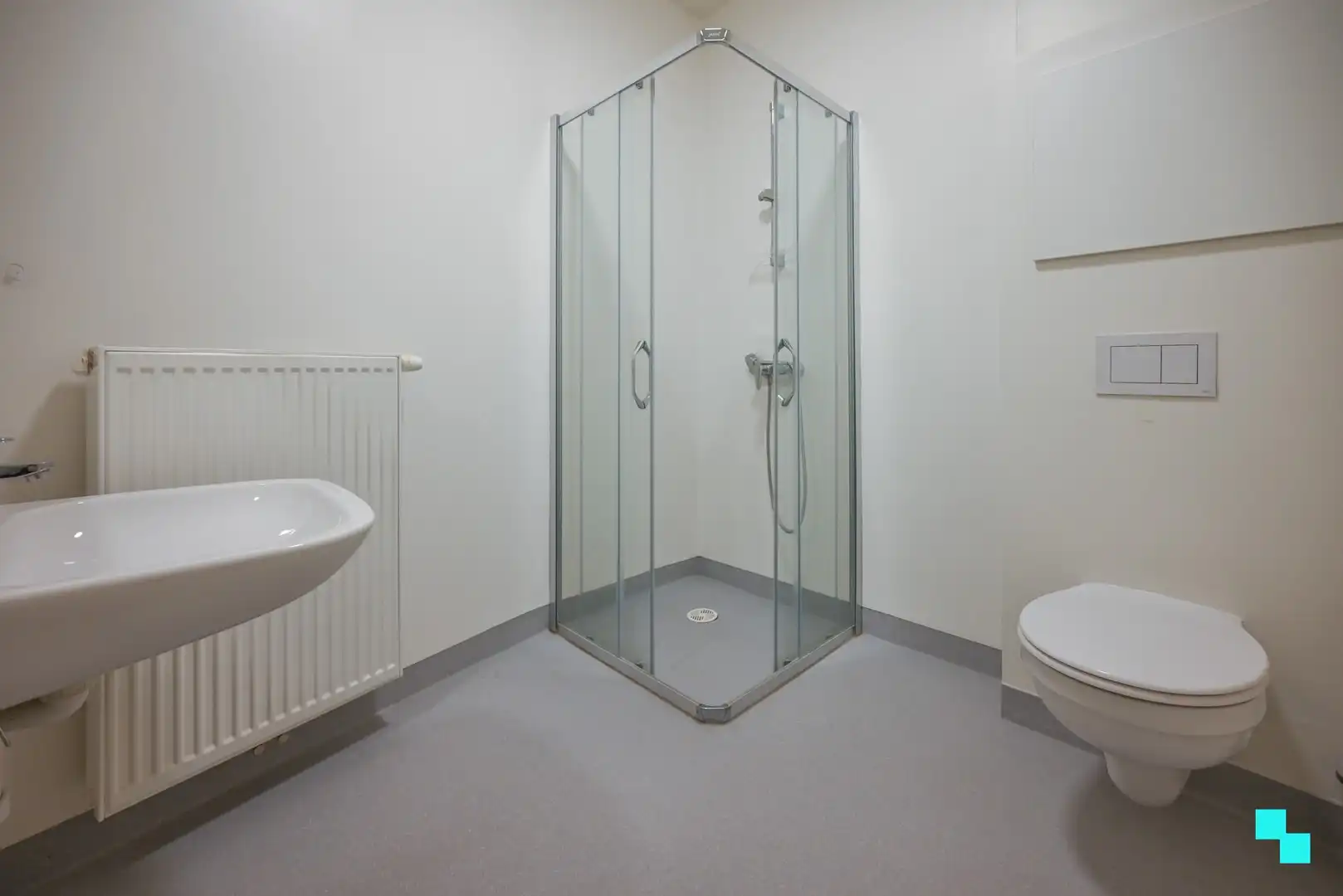 Studentenkamer met eigen badkamer en terras, centrum Kortrijk foto 10